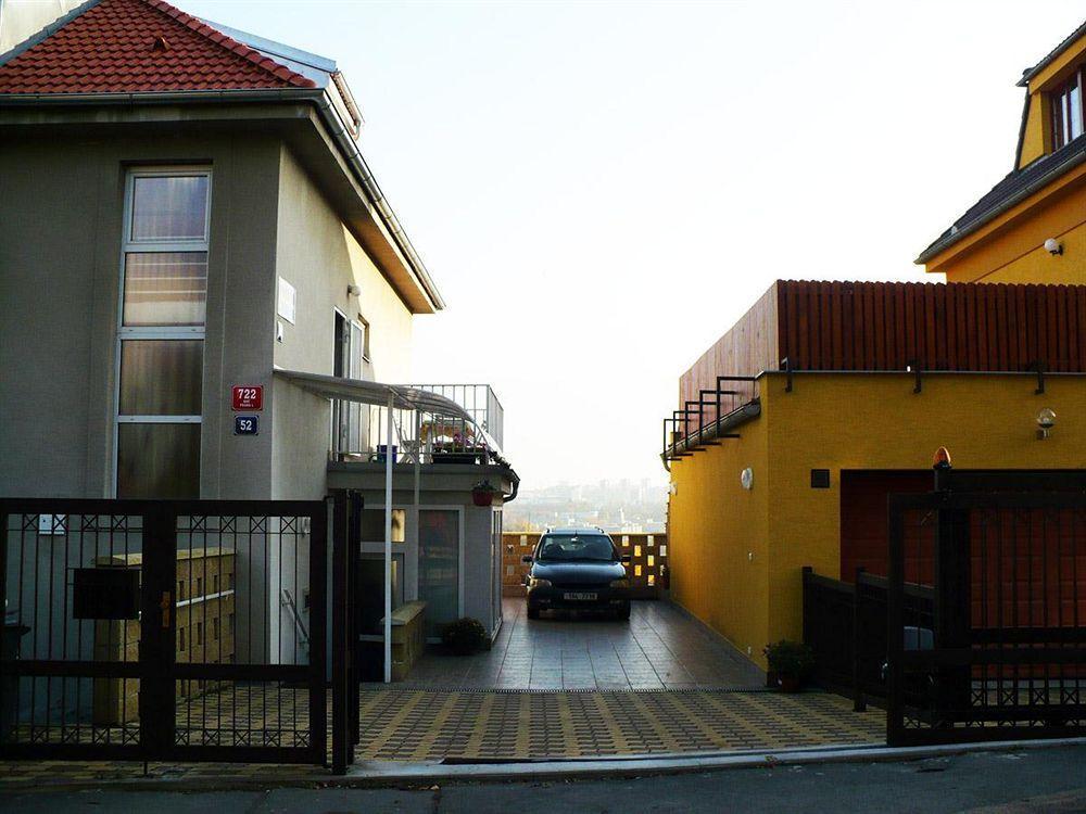 Pension Nika Praga Exterior foto