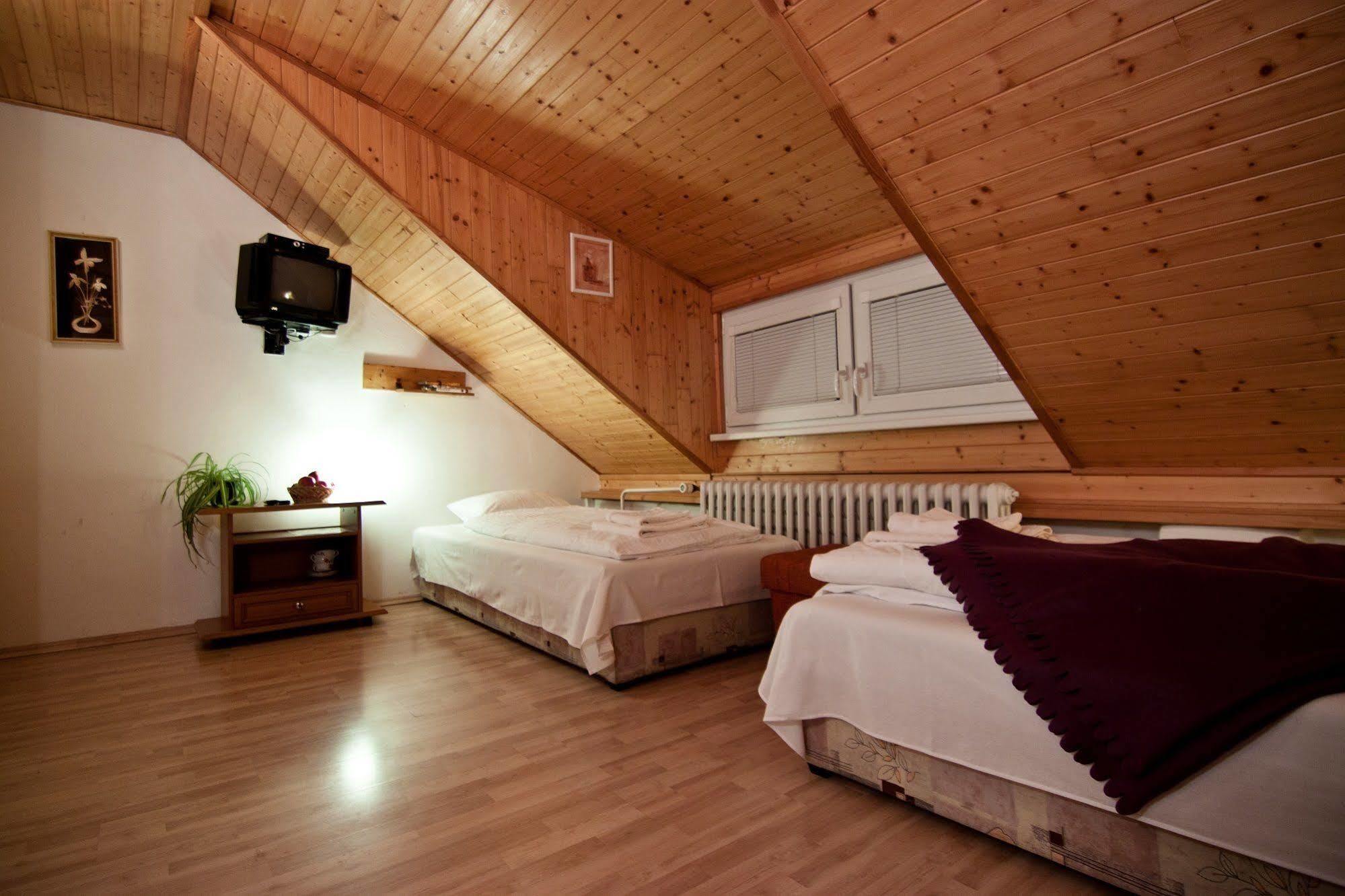 Pension Nika Praga Exterior foto