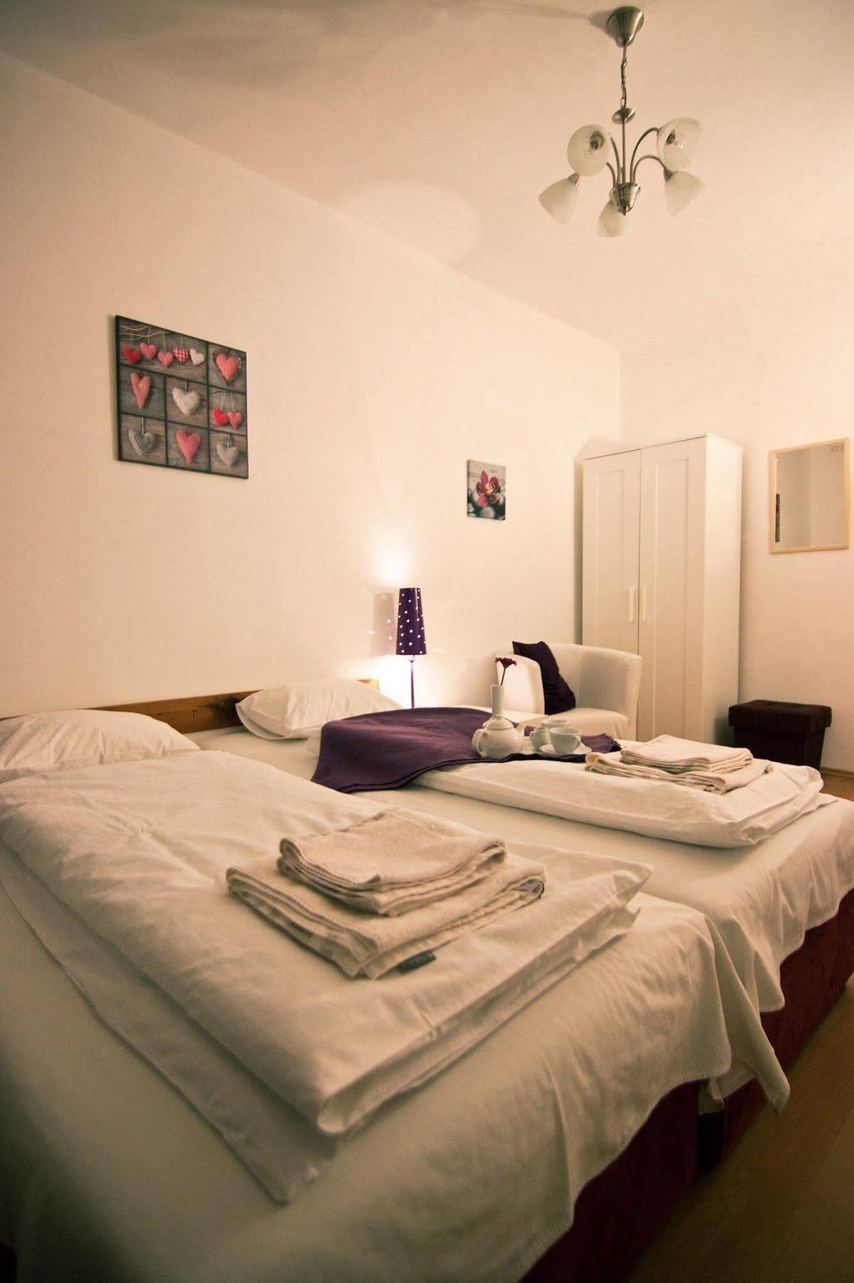 Pension Nika Praga Exterior foto
